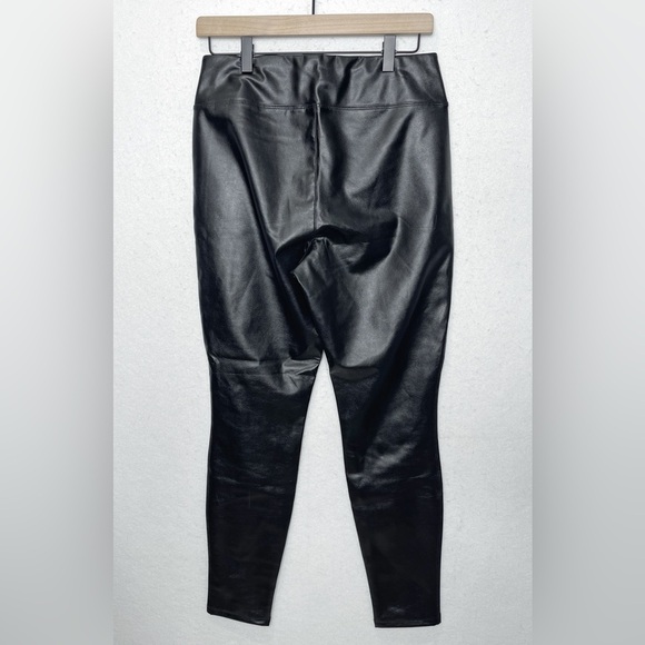 Gap True Black Faux Leather Pull On Leggings Size Medium - Picture 3 of 7